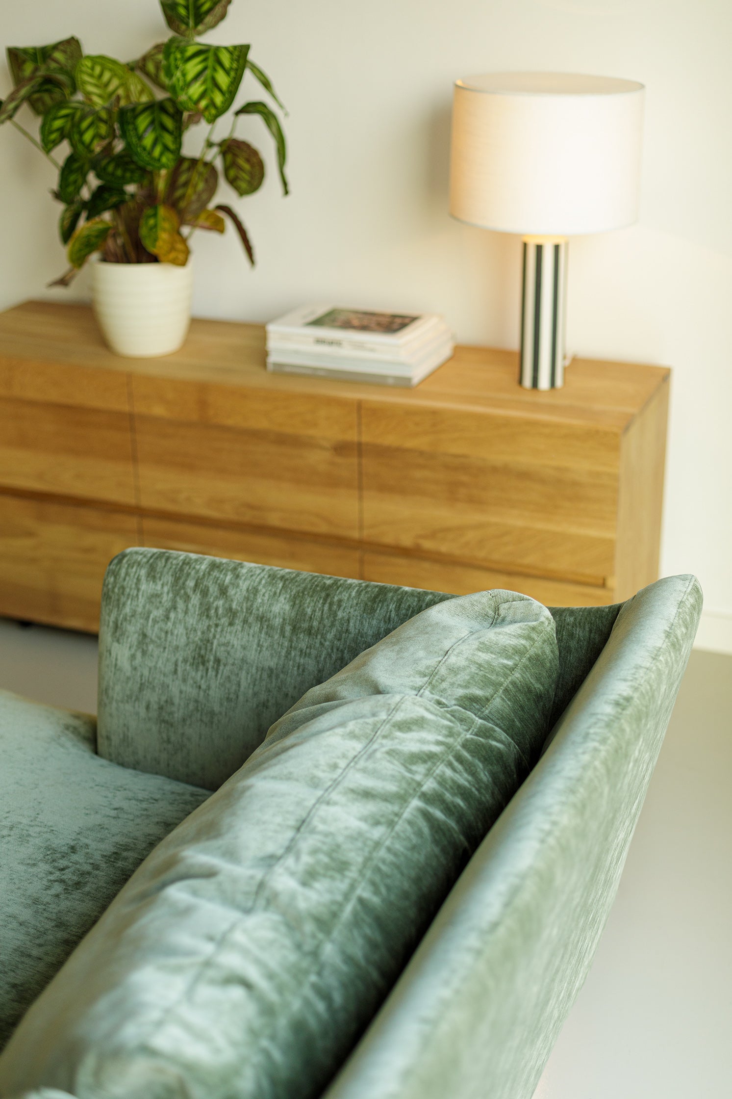 Vera sofa med chaiselounge set 2 i moderne stue – @HOME Oslo