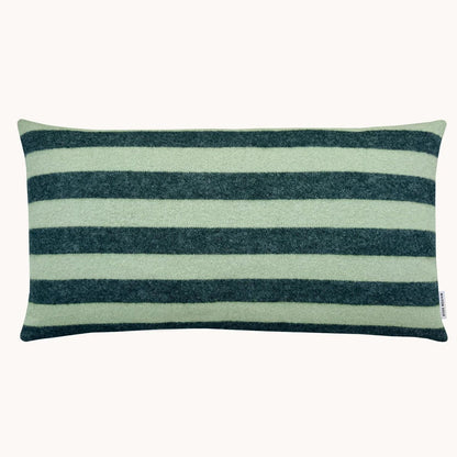 XL Candy wrap Pyntepute ull green sage, en del av kategorien Pute - At Home Interiør