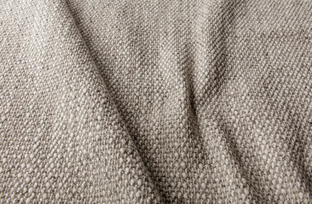 Alma Lenestol i Rock natur tekstil, en del av kategorien Lenestol - At Home Interiør