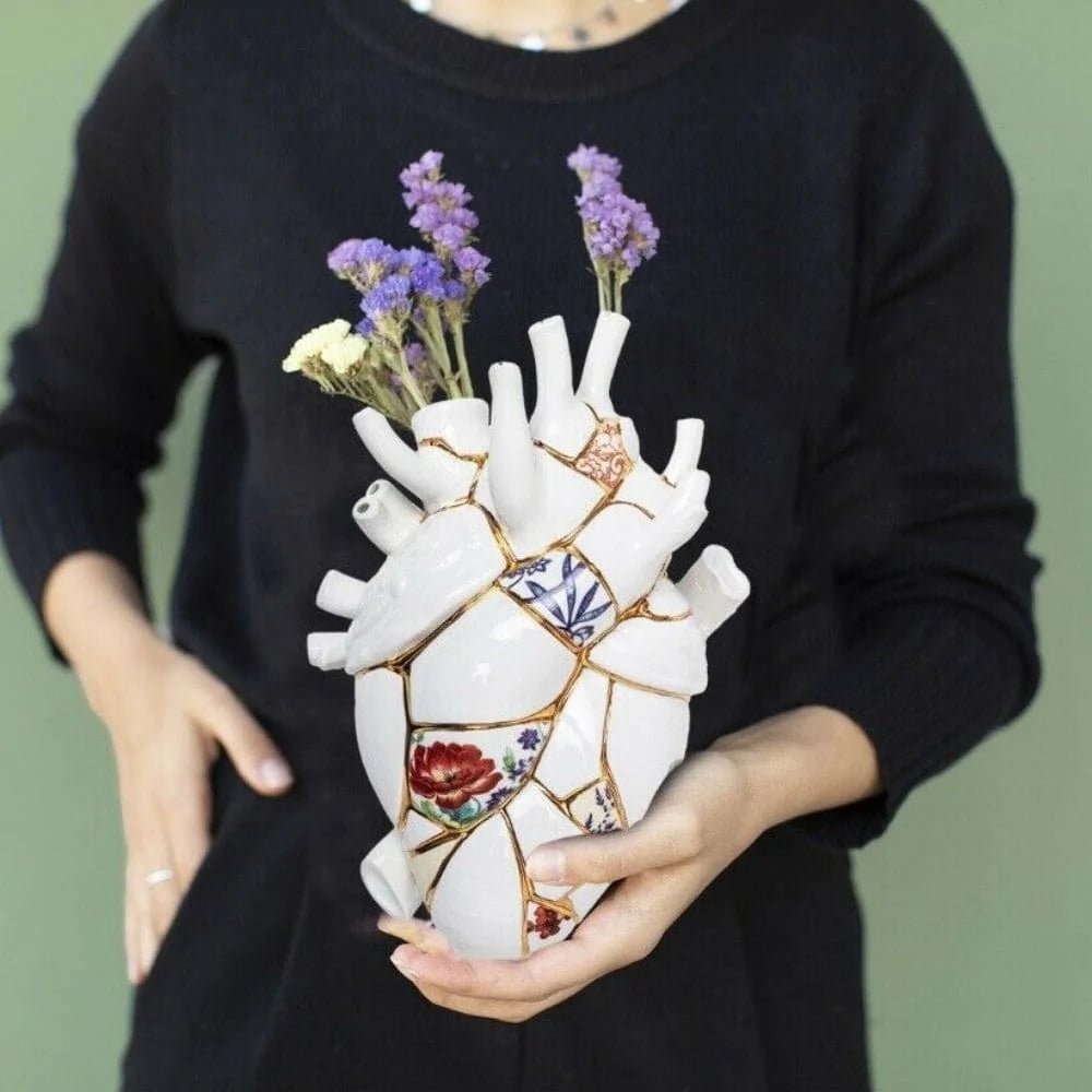 Love in Bloom Vase Kintsugi, en del av kategorien Vase - At Home Interiør